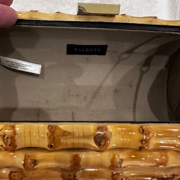 Rattan clutch! Rattan in good condition lining inside of purse shows some wear. - Picture 13 of 14